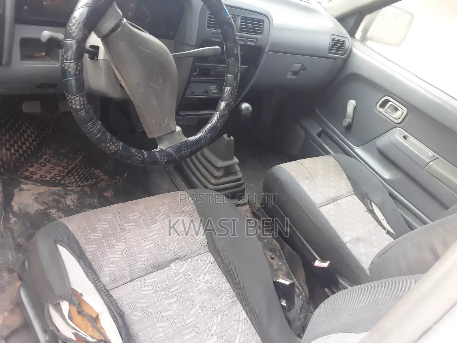 Nissan Hardbody 2004 Silver