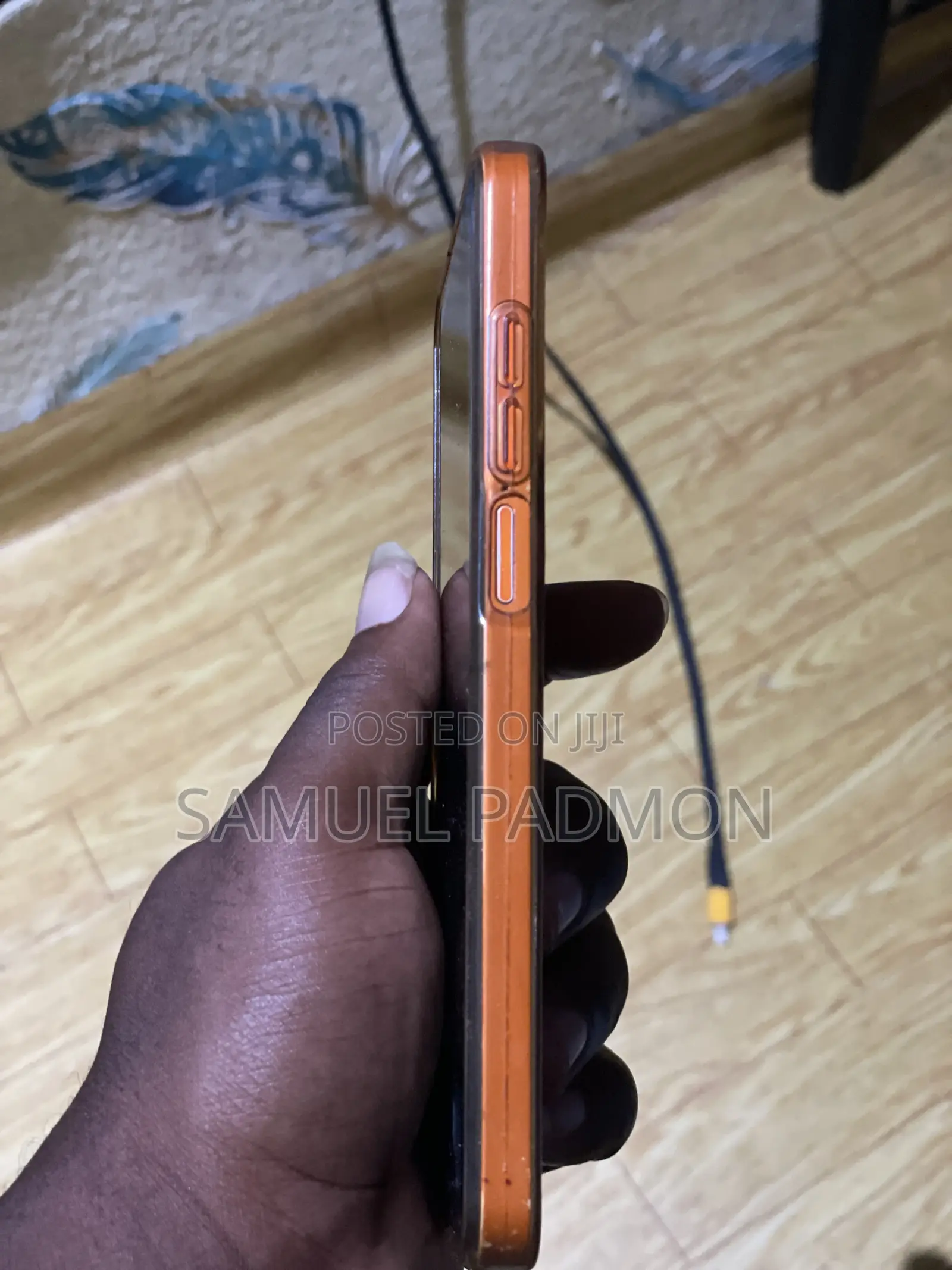 Mobile Phone 32 GB Orange