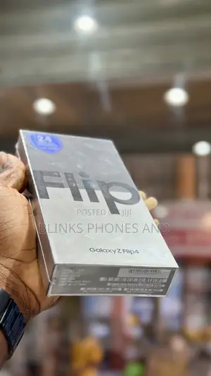 New Samsung Galaxy Z Flip4 256 GB Silver