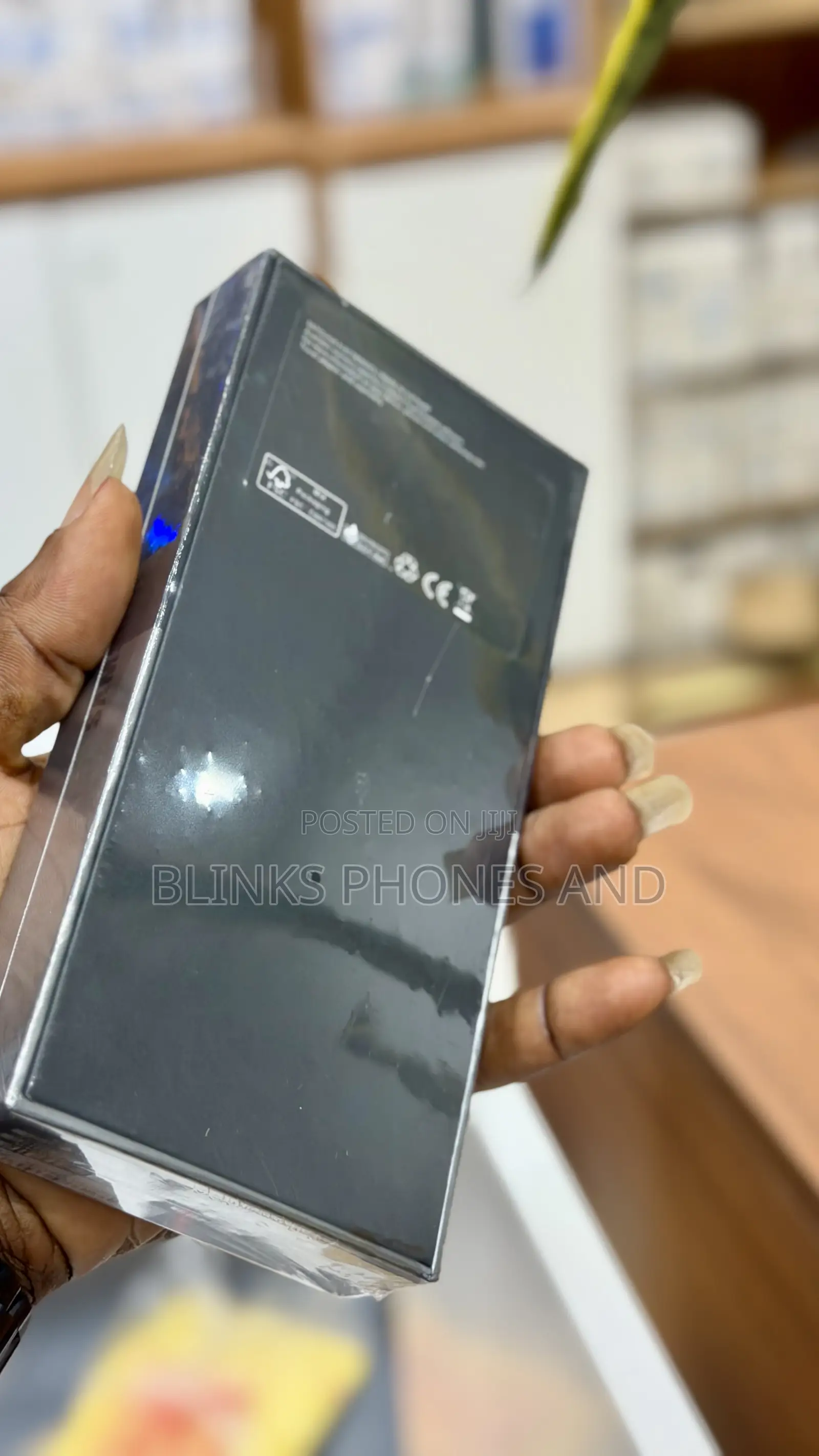 New Samsung Galaxy Z Flip4 256 GB Gray
