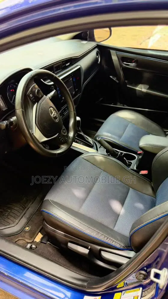 Toyota Corolla 2018 Blue