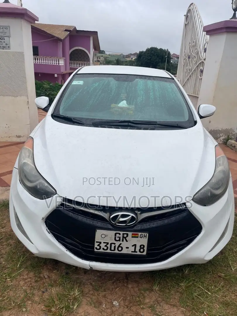 Hyundai Elantra SE Coupe FWD (1.8L 4cyl 6A) 2013 White