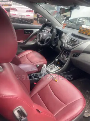 Hyundai Elantra SE Coupe FWD (1.8L 4cyl 6A) 2013 White