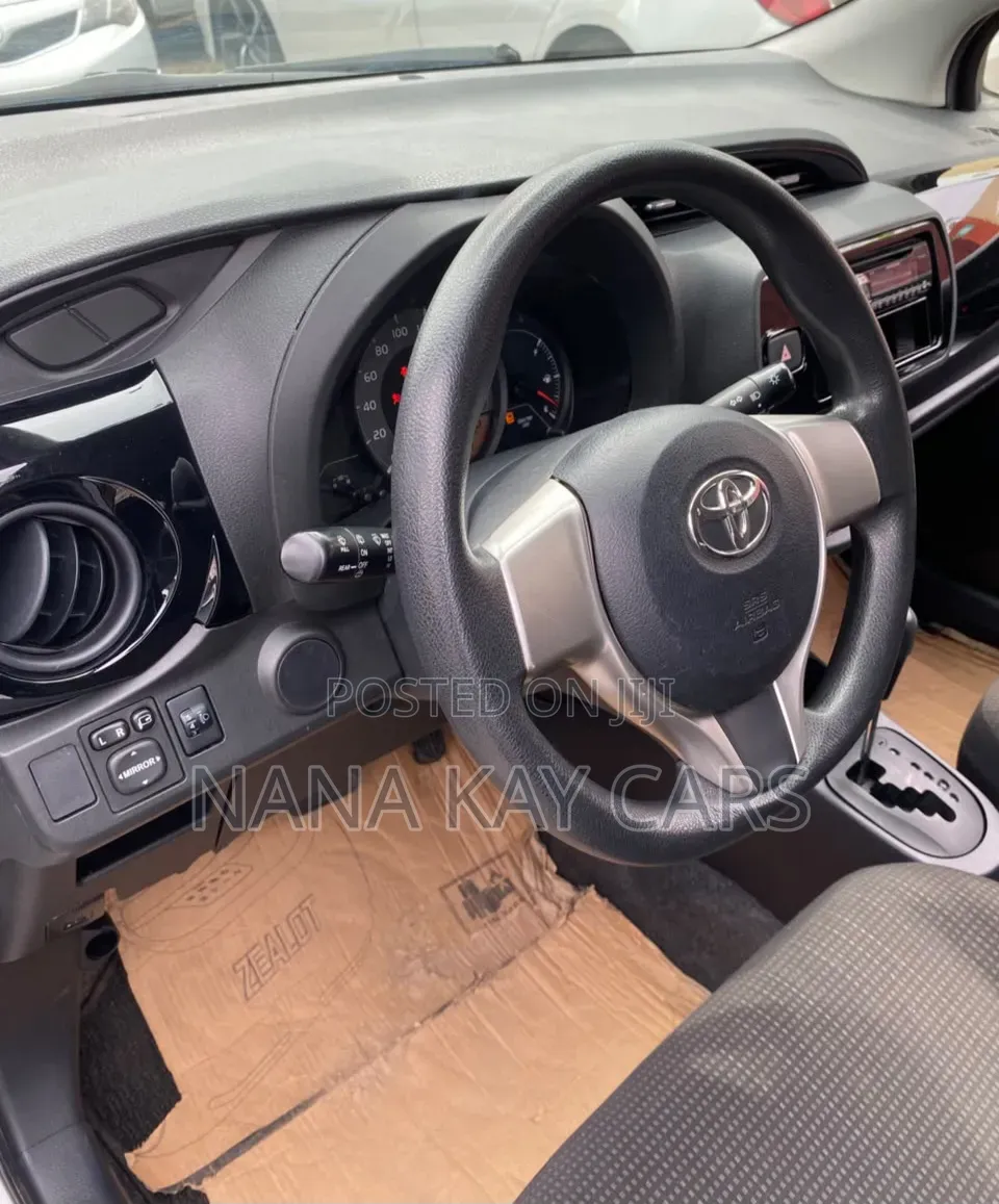Toyota Vitz 2015 White