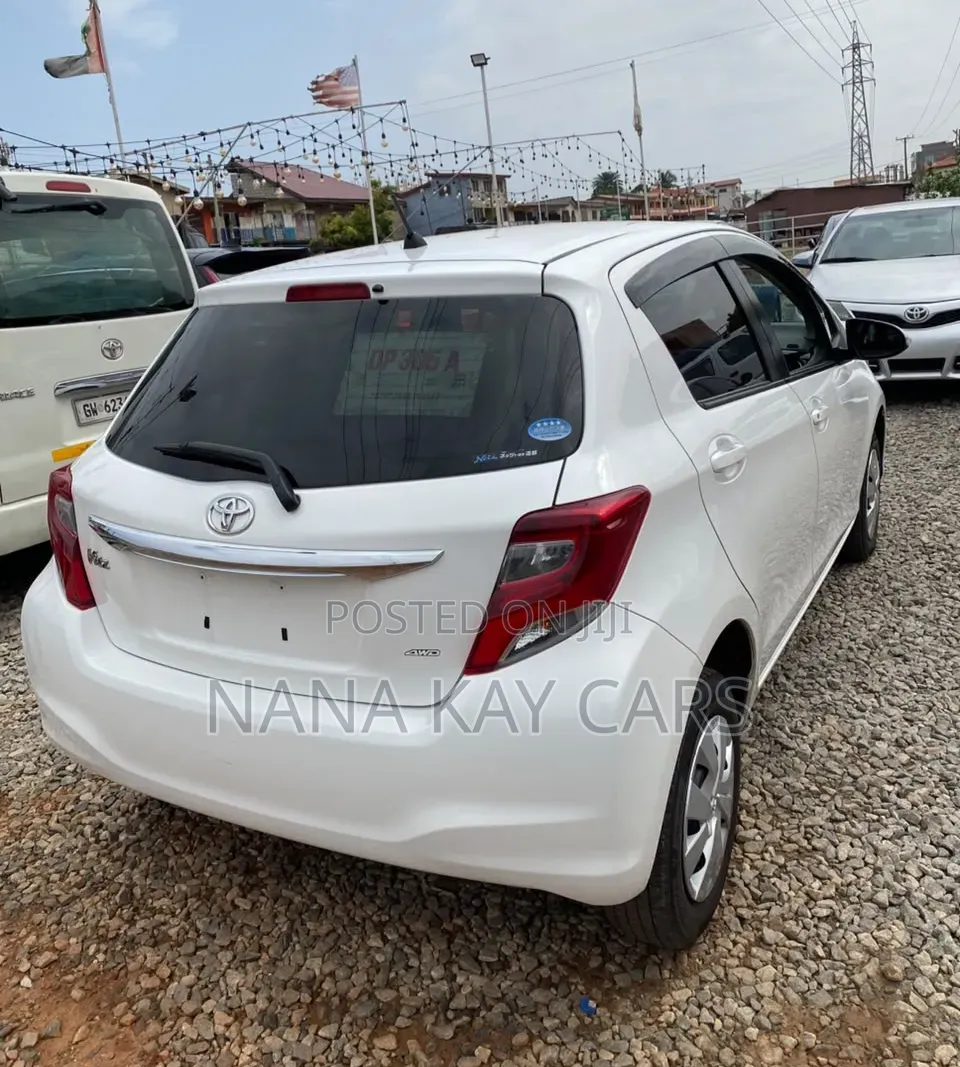 Toyota Vitz 2015 White