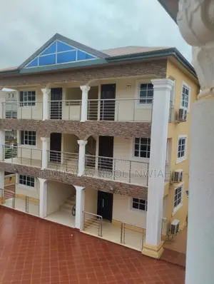 20bdrm Apartment in Parka, Takoradi for rent