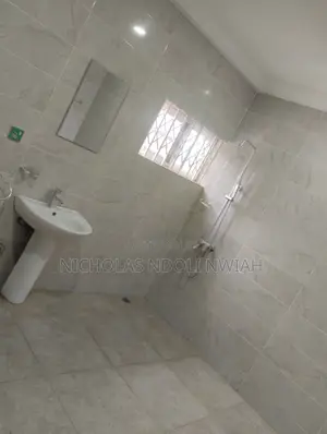20bdrm Apartment in Parka, Takoradi for rent
