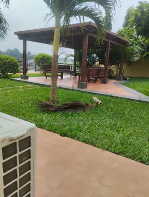 20bdrm Apartment in Parka, Takoradi for rent