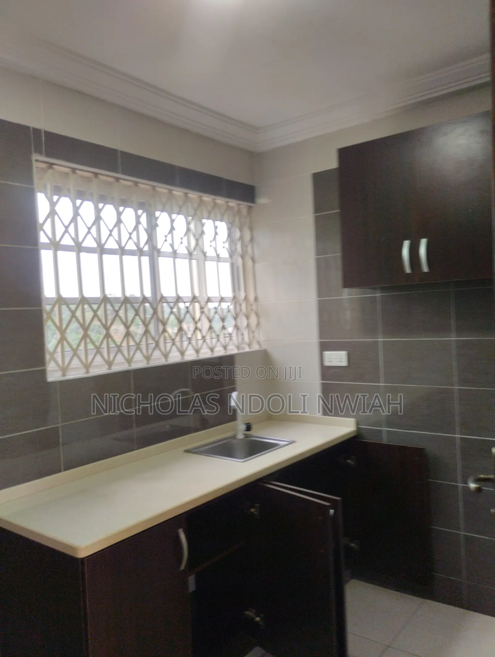 20bdrm Apartment in Parka, Takoradi for rent