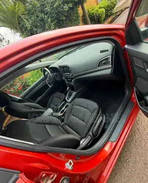 Hyundai Elantra 2017 Red