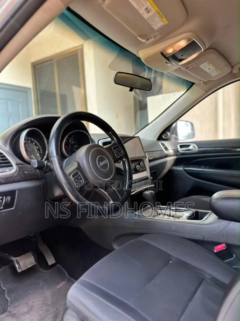Jeep Cherokee 2012 Gray