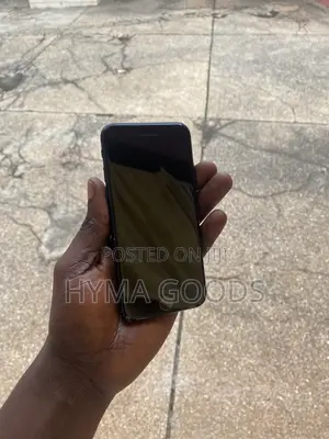 Apple iPhone SE (2020) 128 GB Black