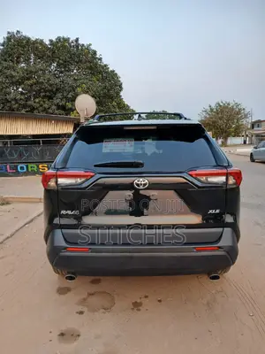 Toyota RAV4 XLE 2025 Black