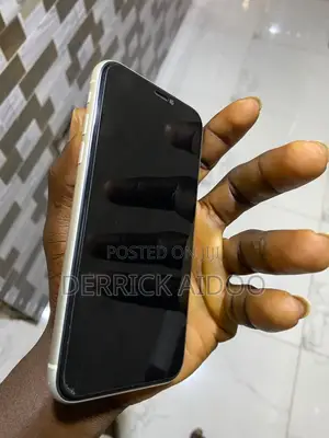 Apple iPhone XR 64 GB White