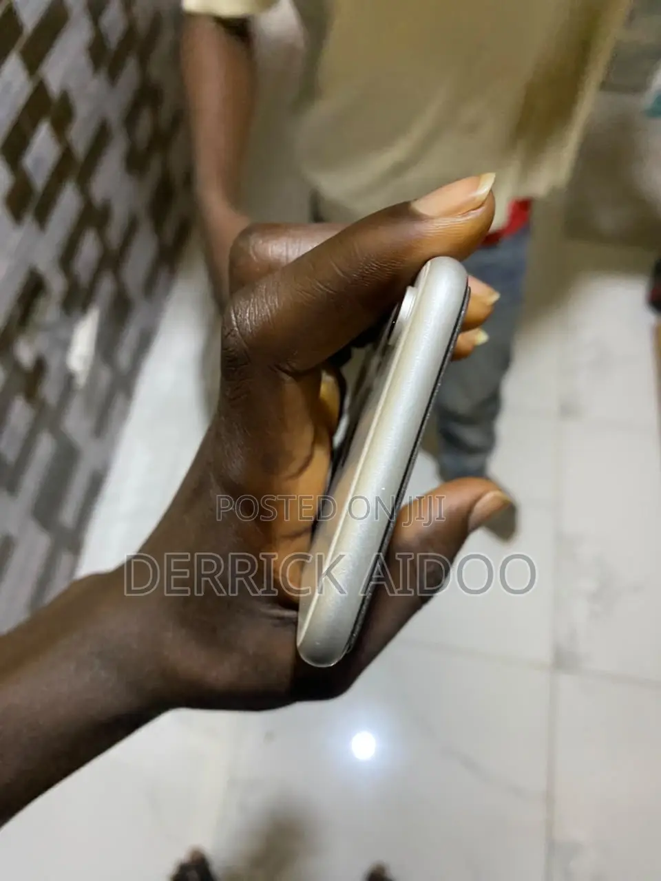 Apple iPhone XR 64 GB White