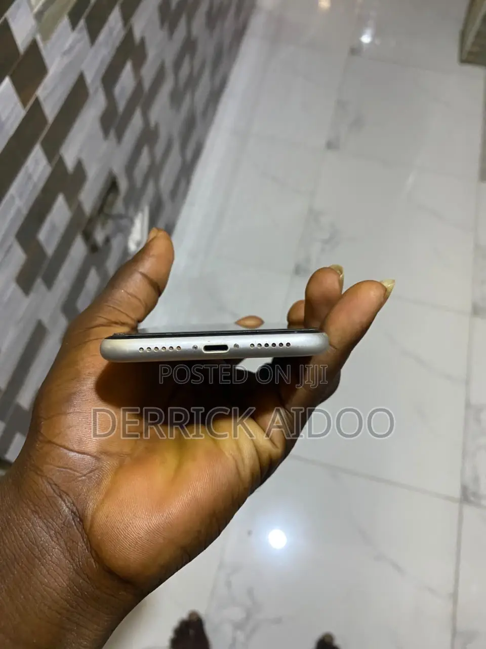Apple iPhone XR 64 GB White