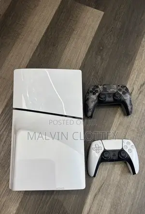 Ps5 Slim Standard With Two Controllers