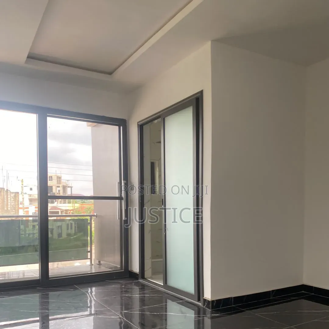 4bdrm House in Oyarifa Mall for rent