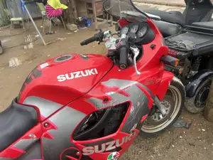 Suzuki GSX-F 2018 Red