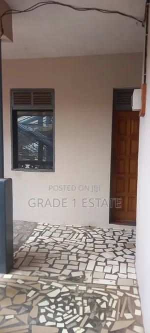 1bdrm Room & Parlour in Grade 1 Estate, Kumasi Metropolitan for rent