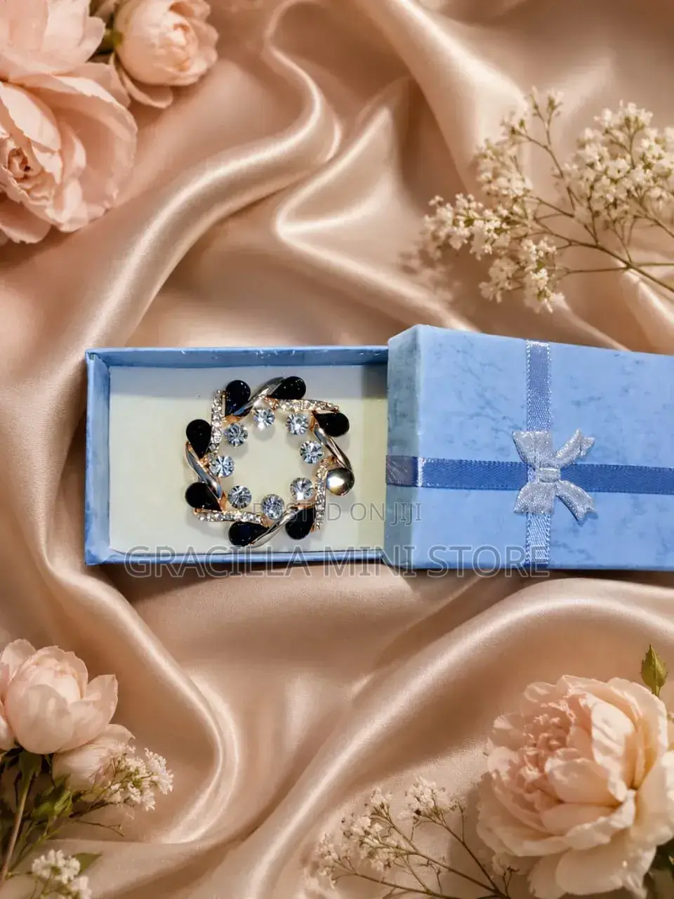 Beautiful Broche