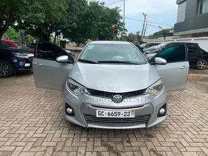Toyota Corolla S 4dr Sedan (1.8L 4cyl CVT) 2016 Silver