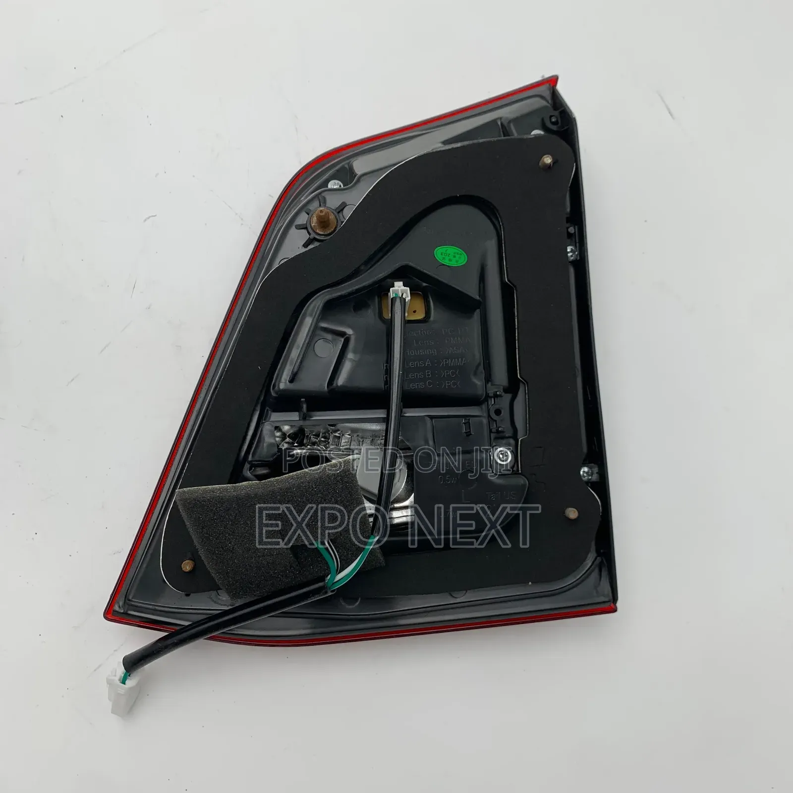 Land Cruiser 200 FJ 200 2007-2011 Tail Light