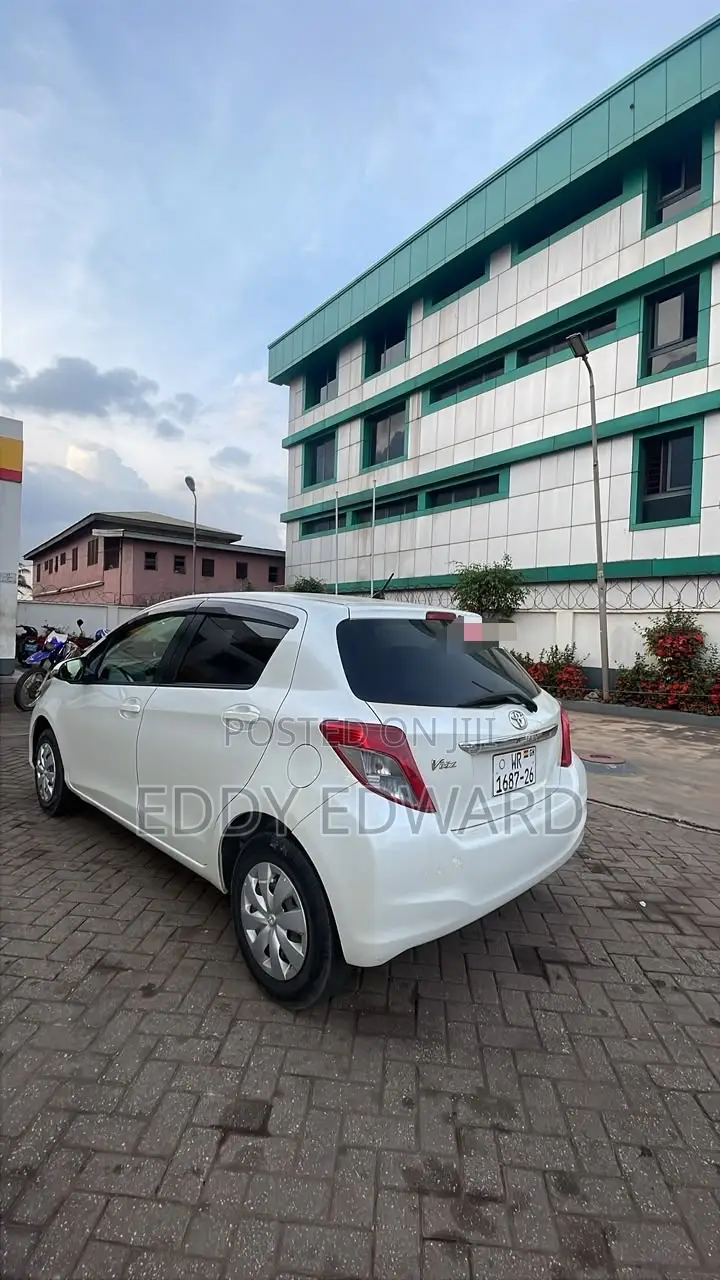 Toyota Vitz 2013 White