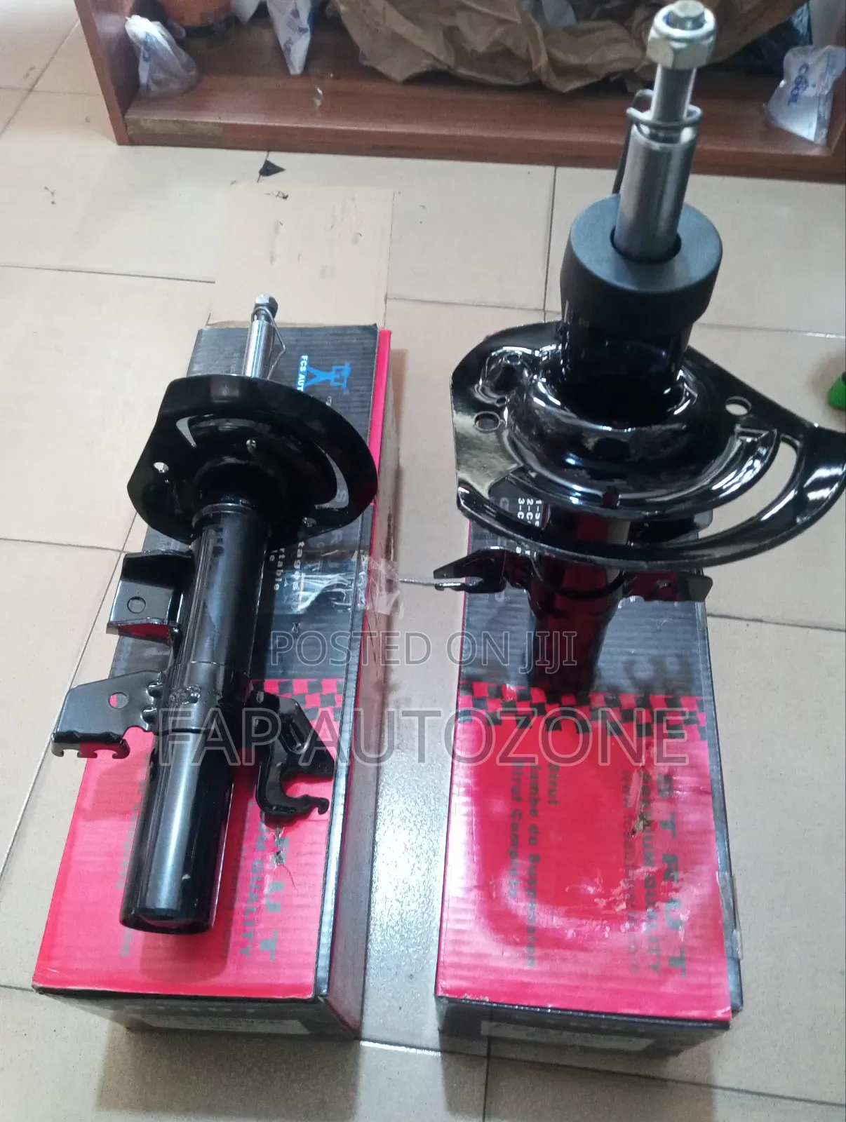 01316. Original Jeep Cherokee Strut From USA. 335992l