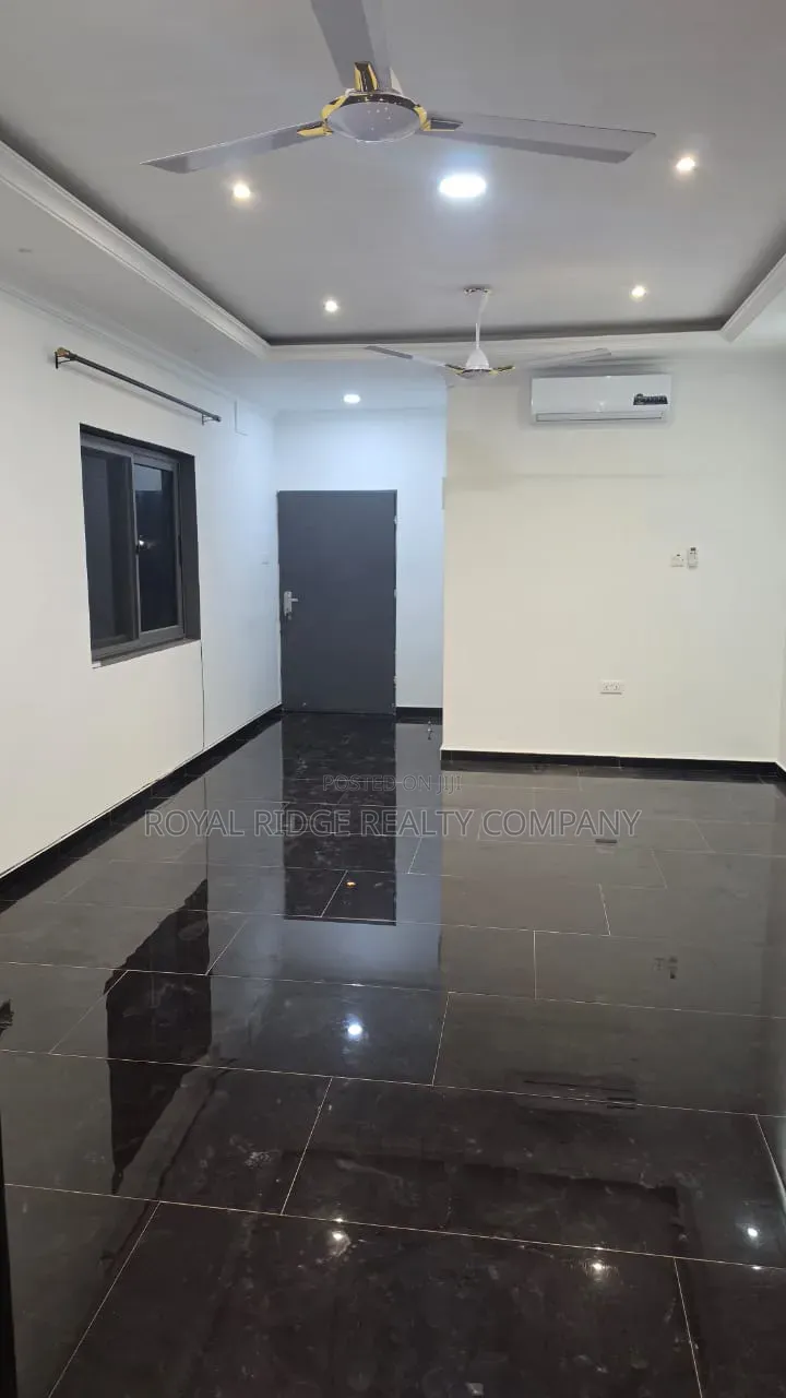 2bdrm Apartment in Tseaddo Roundabout, Accra Metropolitan for rent