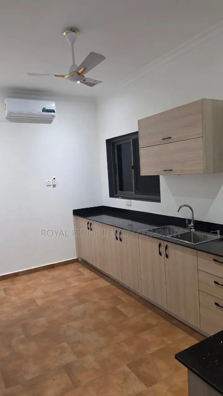 2bdrm Apartment in Tseaddo Roundabout, Accra Metropolitan for rent