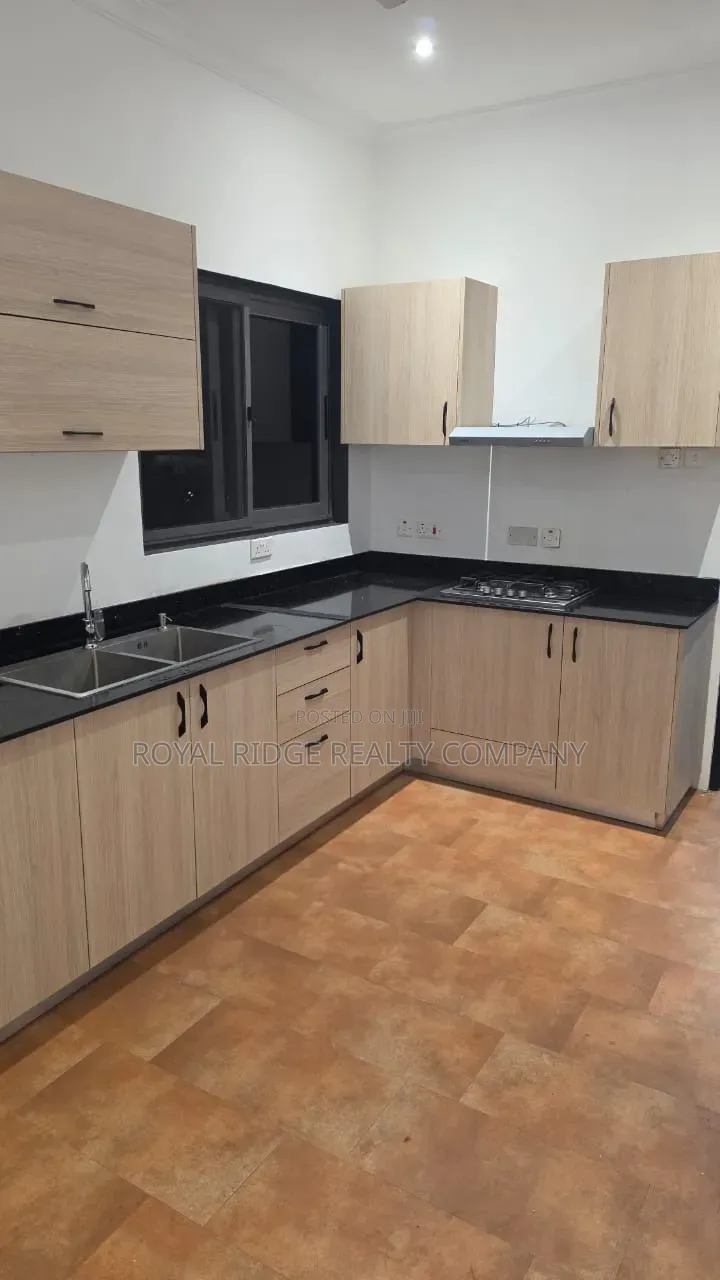 2bdrm Apartment in Tseaddo Roundabout, Accra Metropolitan for rent