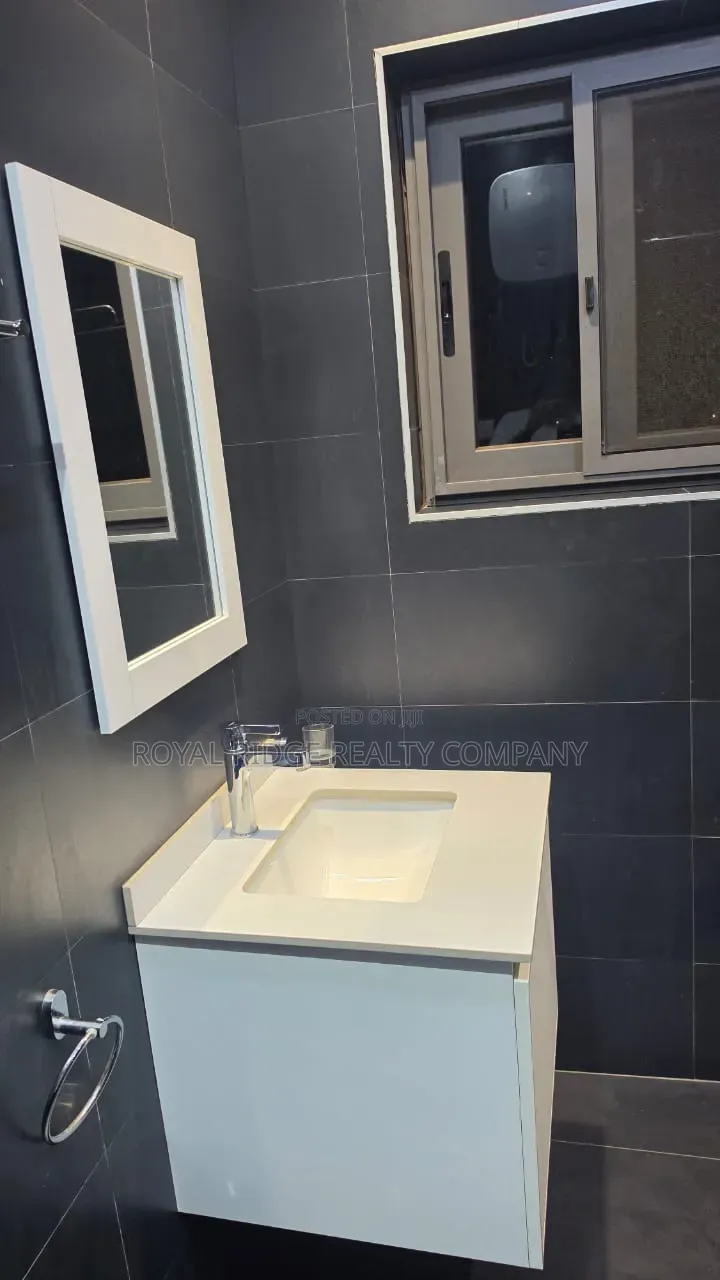 2bdrm Apartment in Tseaddo Roundabout, Accra Metropolitan for rent