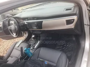 Toyota Corolla LE 4dr Sedan (1.8L 4cyl CVT) 2014 Gray