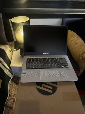 Laptop Asus ASUSPRO B9440UA 8GB Intel Core i7 SSD 256GB