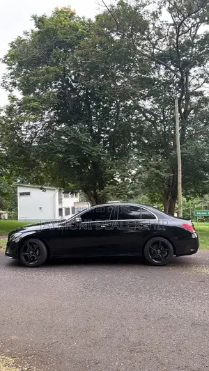 Mercedes-Benz C300 2016 Black