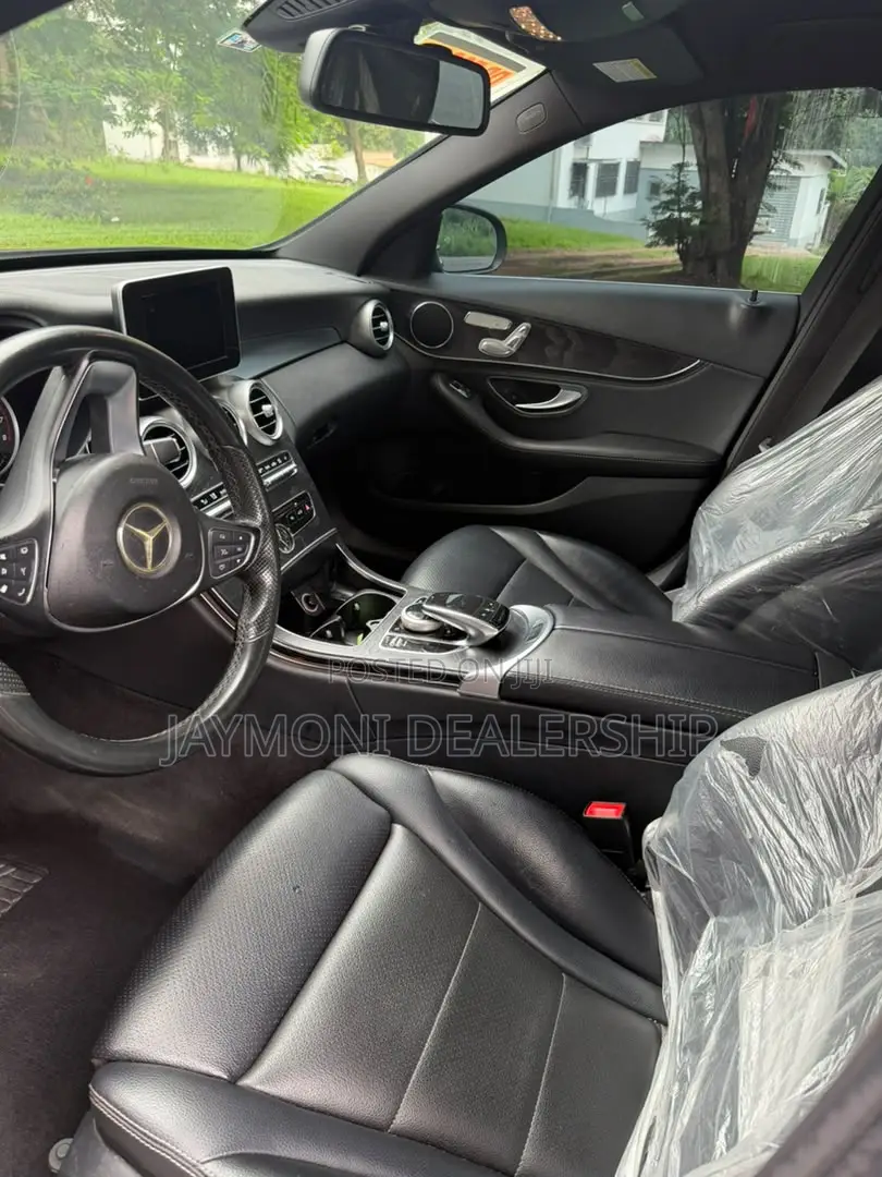 Mercedes-Benz C300 2016 Black