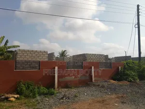 3bdrm House in Lakeside Com5, Madina for sale