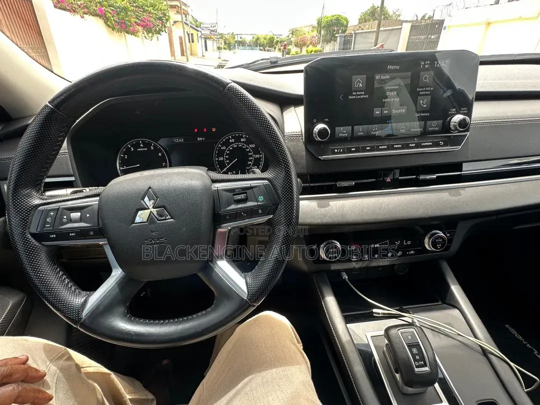 Mitsubishi Outlander SE 2022 Black