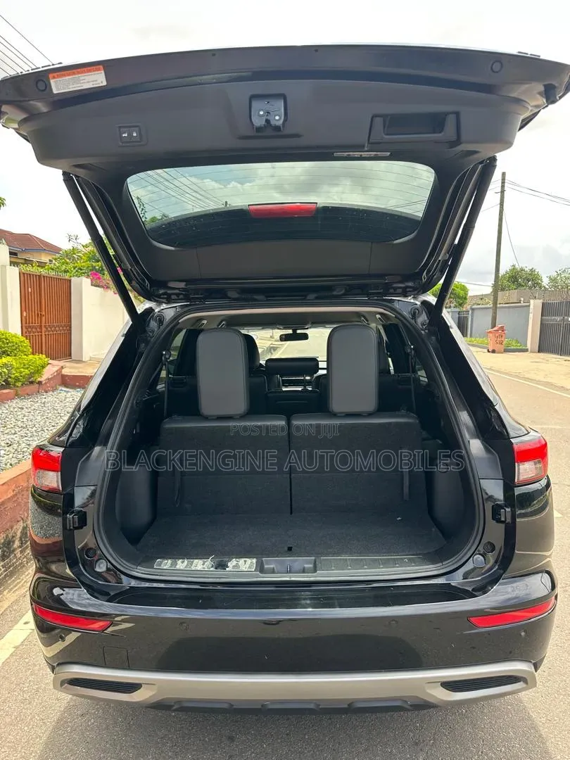 Mitsubishi Outlander SE 2022 Black