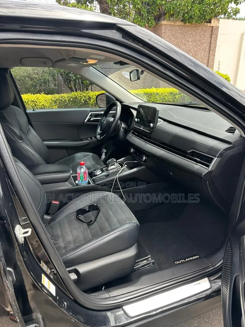 Mitsubishi Outlander SE 2022 Black