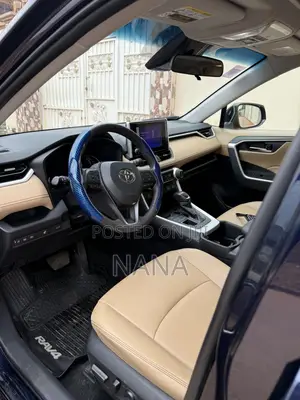 Toyota RAV4 XLE Premium AWD 2024 Matt Black