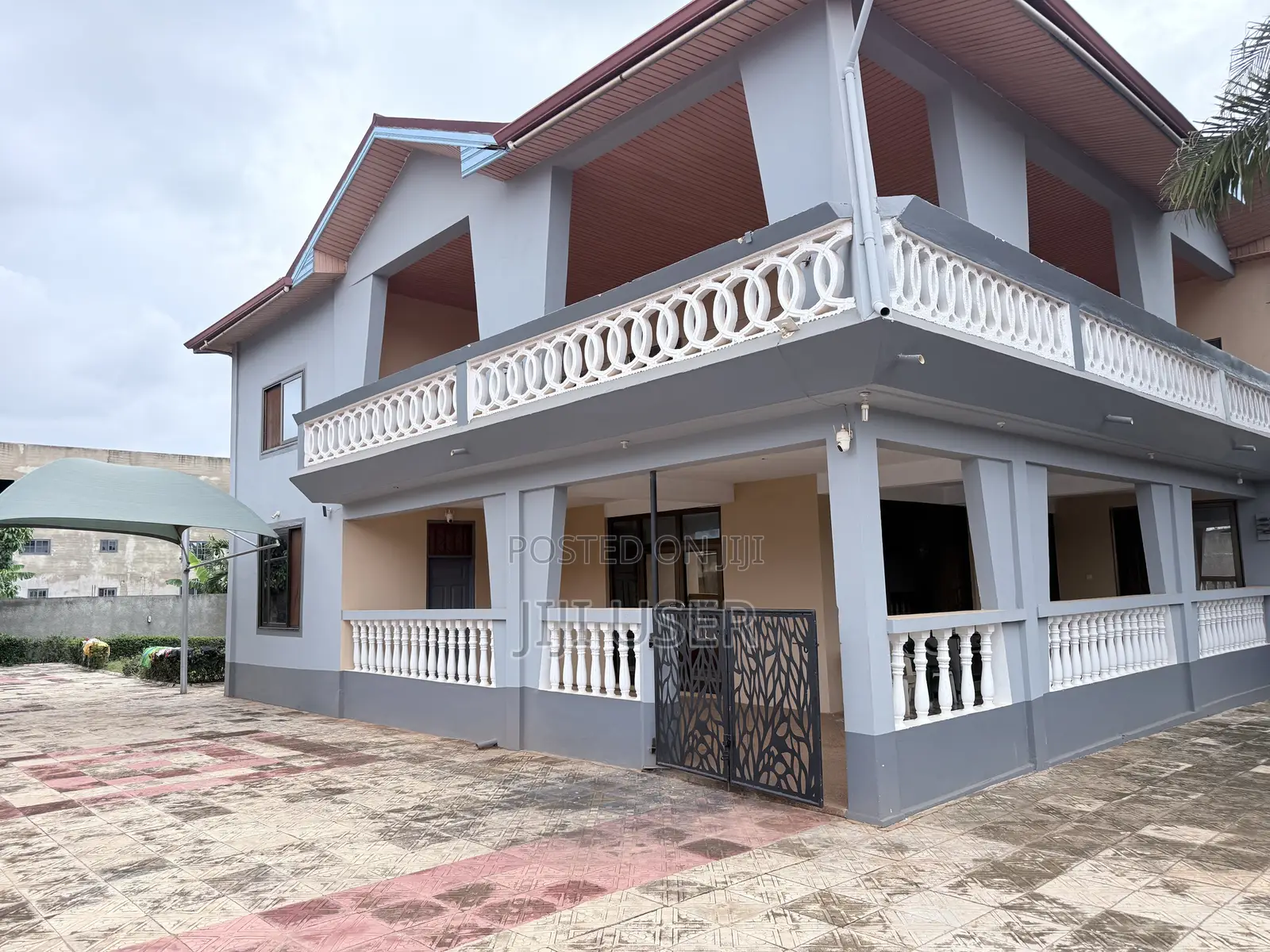 Cleaner/House Keeper Wanted.