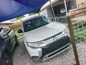 Mitsubishi Outlander SEL FWD 2019 White