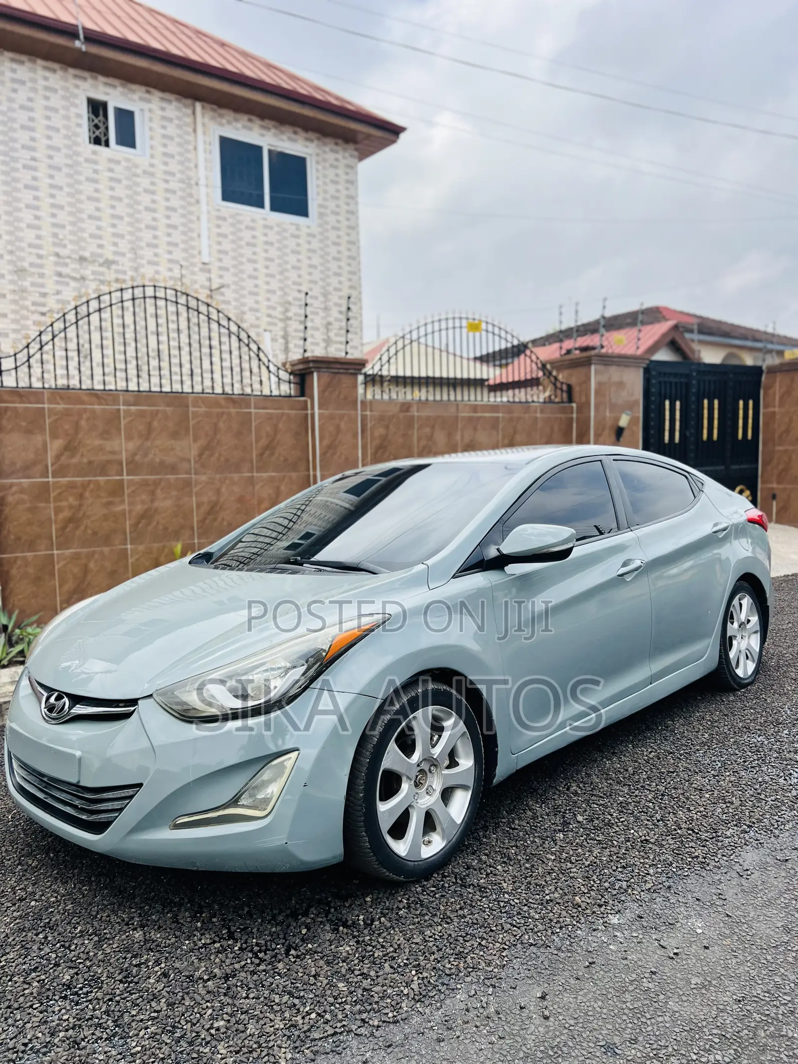 Hyundai Elantra Limited Sedan FWD (1.8L 4cyl 6A) 2013