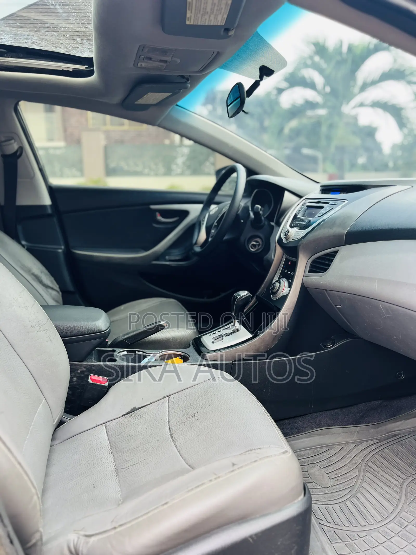 Hyundai Elantra Limited Sedan FWD (1.8L 4cyl 6A) 2013