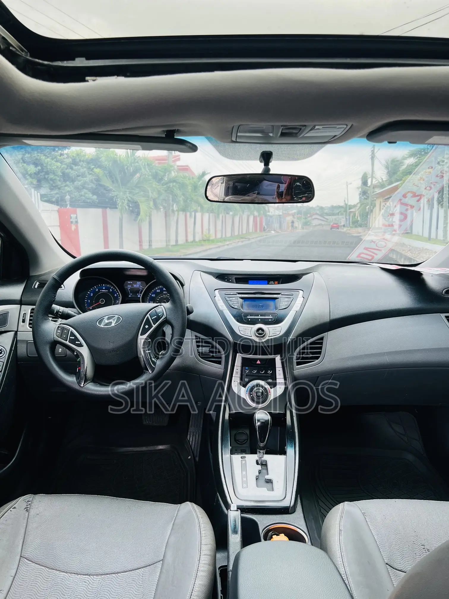 Hyundai Elantra Limited Sedan FWD (1.8L 4cyl 6A) 2013