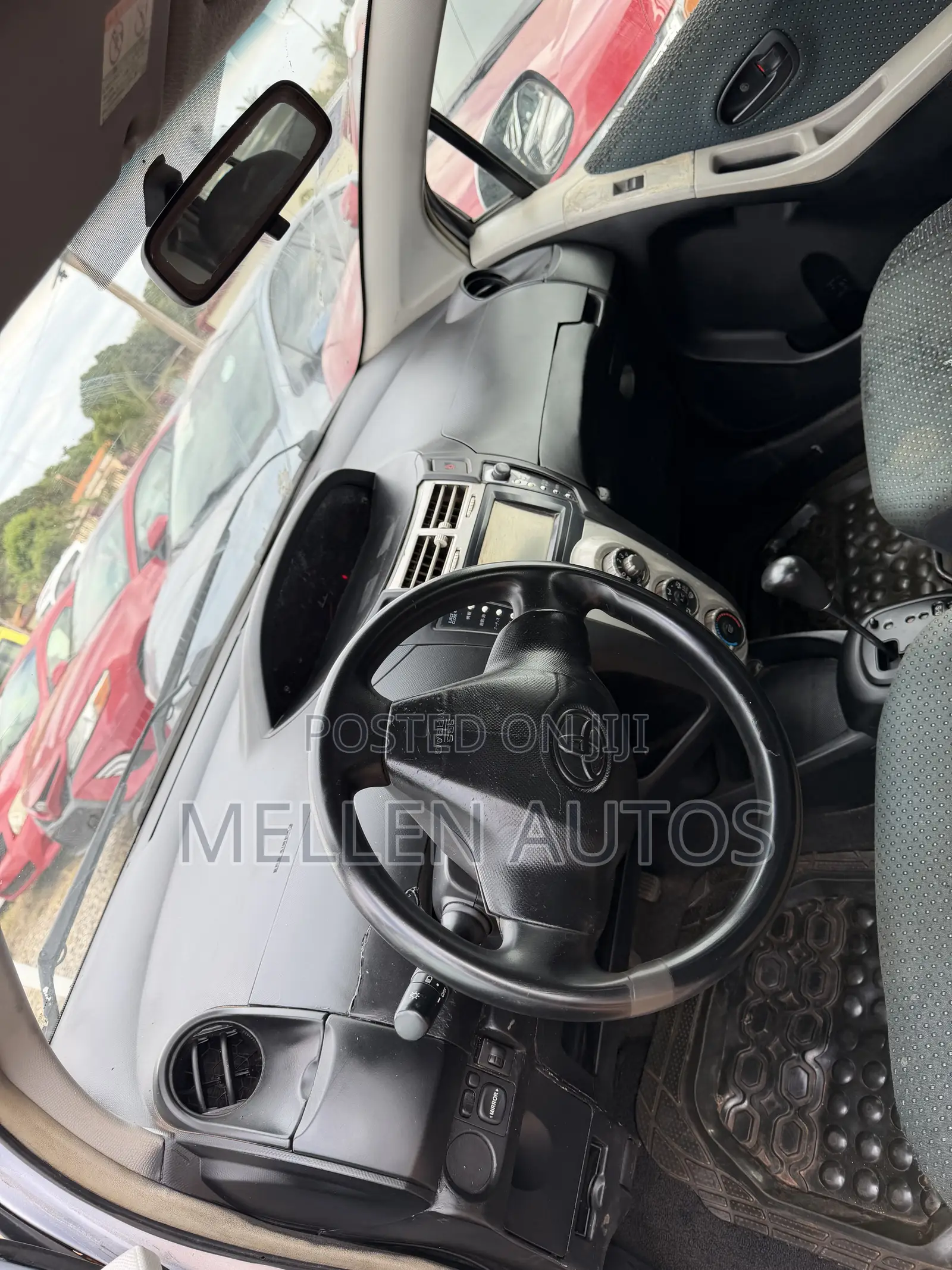 Toyota Vitz 1.5 FWD 3dr 2010 Silver
