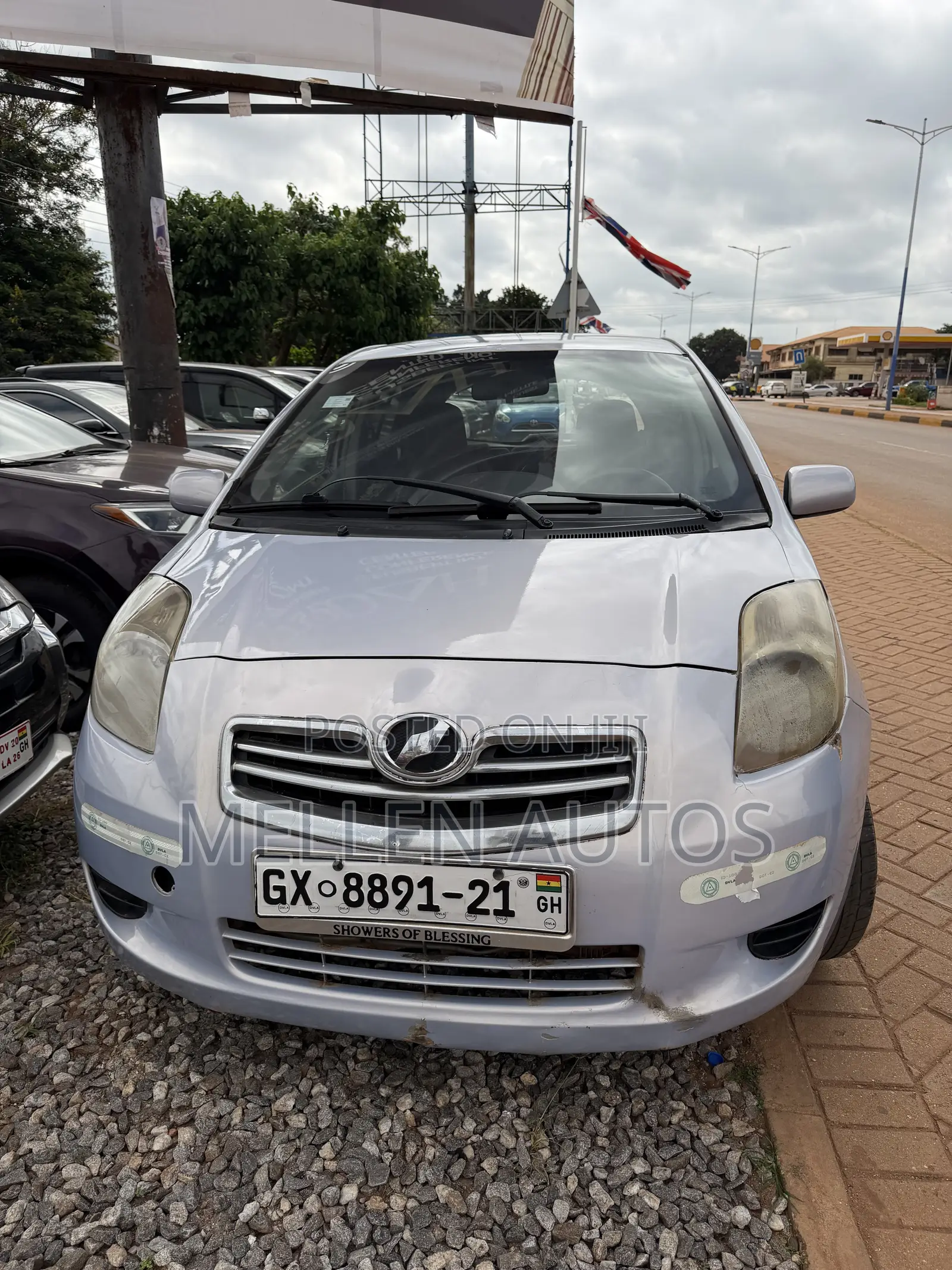 Toyota Vitz 1.5 FWD 3dr 2010 Silver