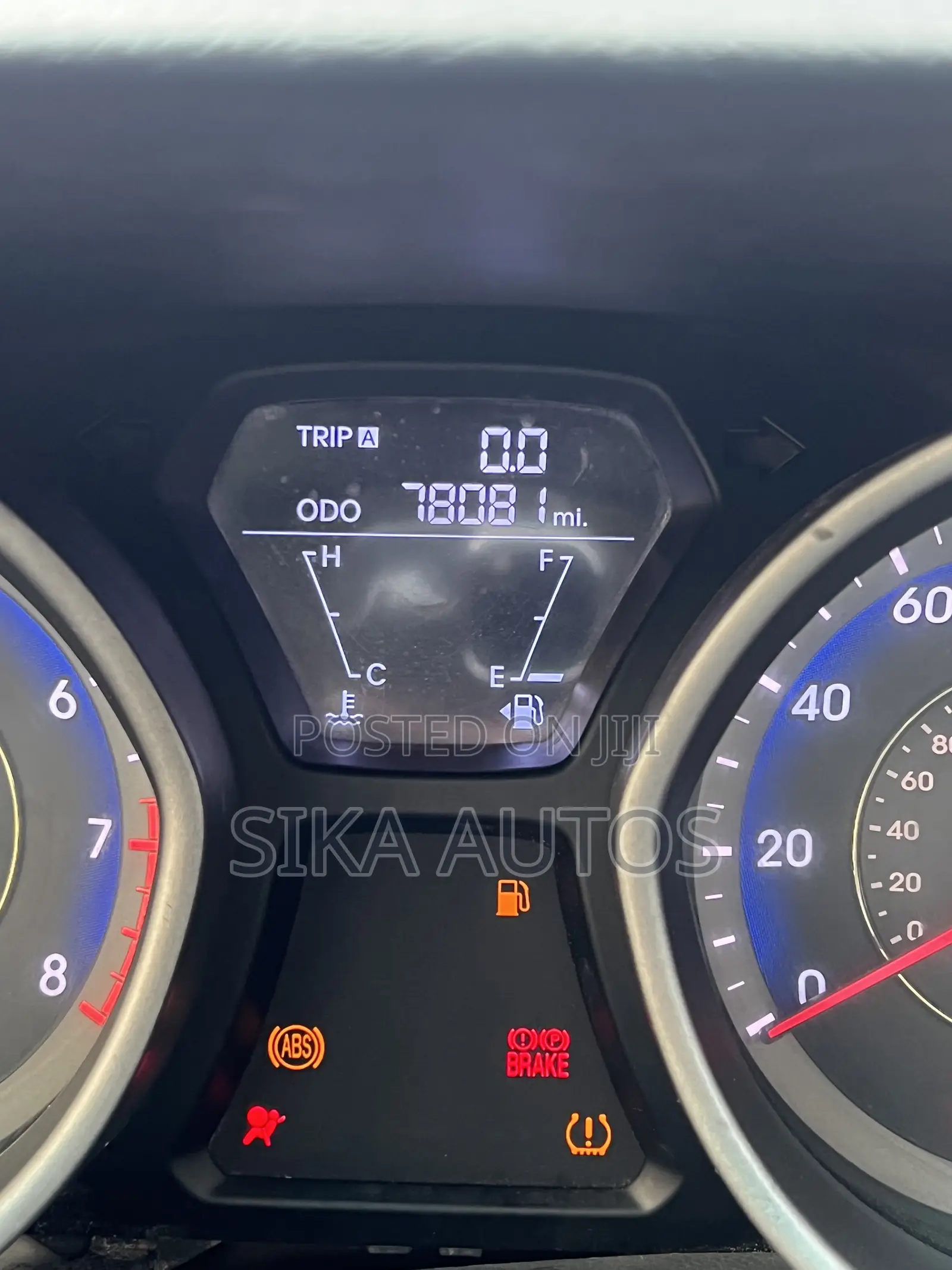 Hyundai Elantra Limited Sedan FWD (1.8L 4cyl 6A) 2013